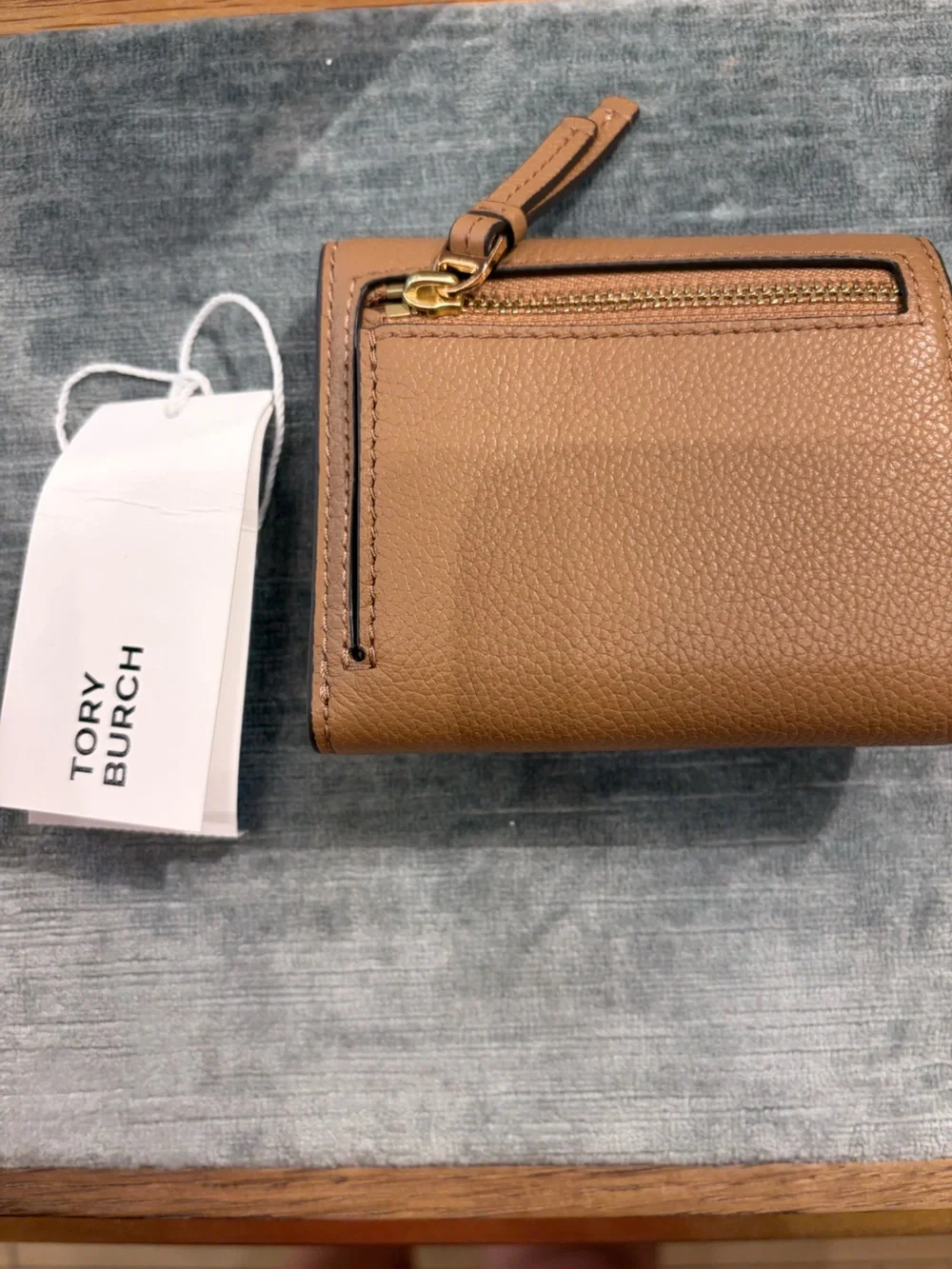 Tory Burch Tia Compact Pebbled Leather Wallet in Tiramisu